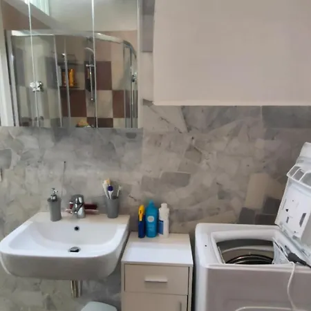Completely Refurbished Flat Near The Апартаменты